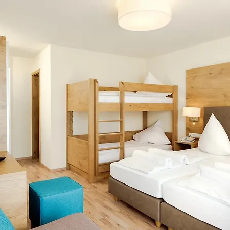 Mythos Hotel 3*